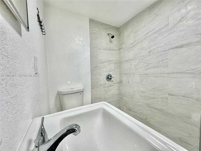 Foto del edificio - 5903 SW 26th Terrace