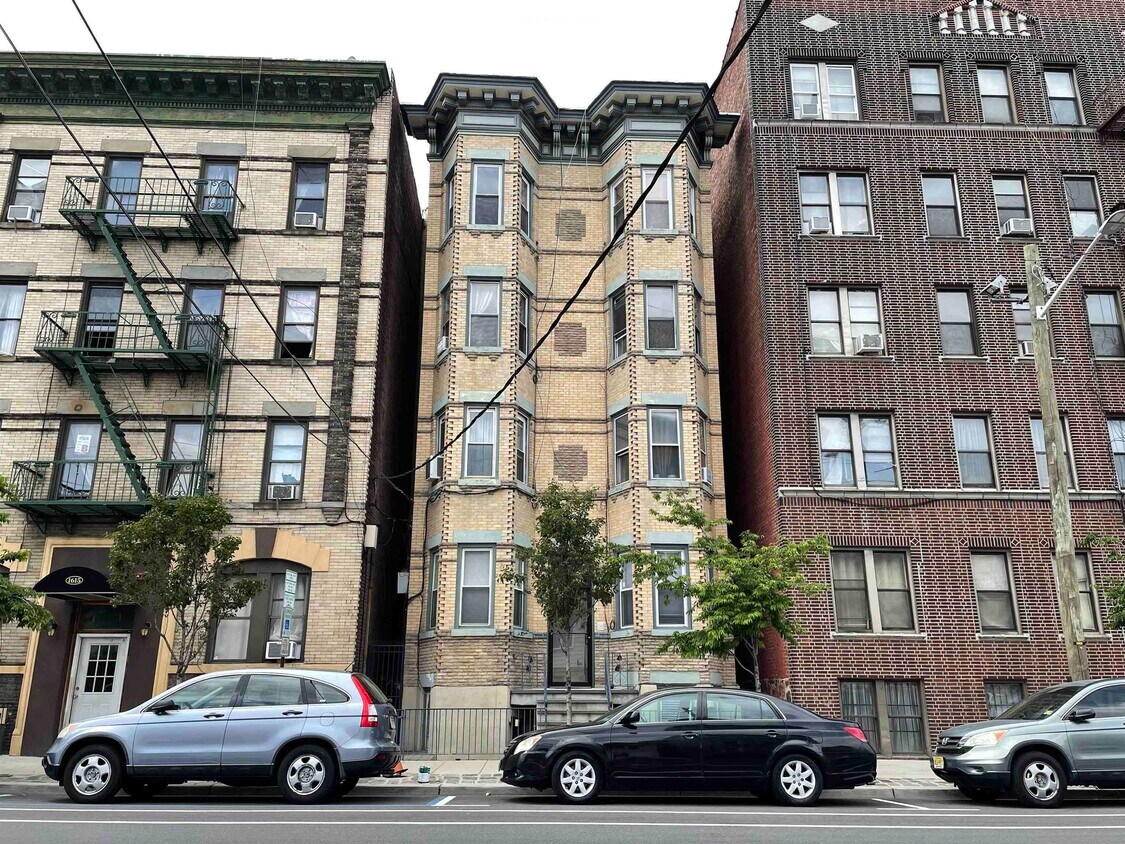 Foto principal - 1619 Palisade Ave