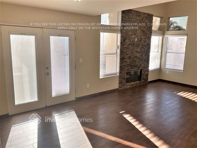 Foto del edificio - 2153 Running River Rd