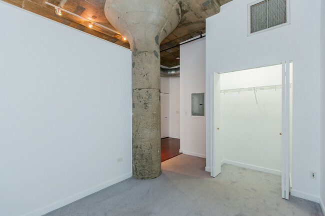 Foto del edificio - 1111 W 14th Pl