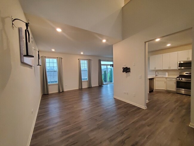 Building Photo - 15009 Quincy Cir