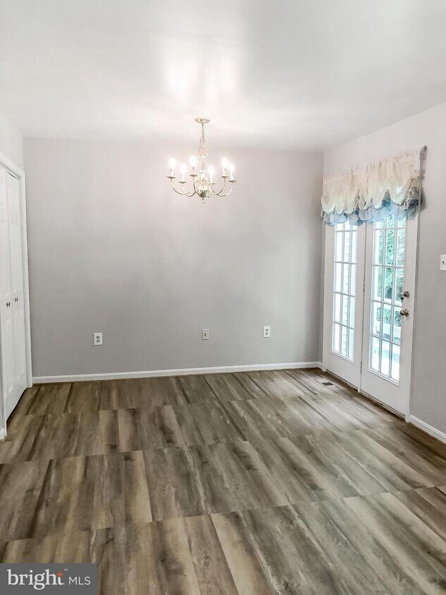 Foto principal - 7204 Burton Hill Ct