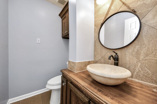 Foto del edificio - 23927 Verngate Dr