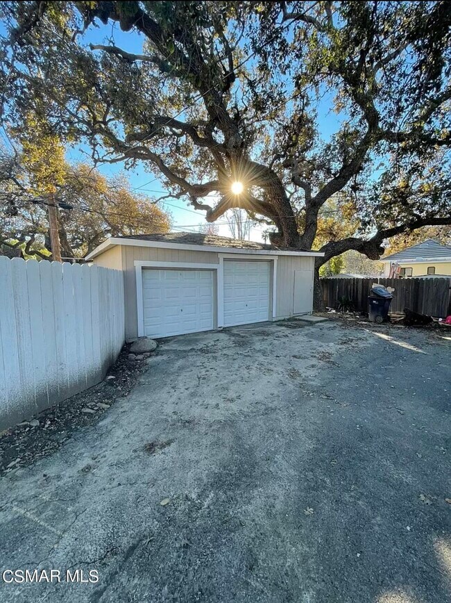 Building Photo - 3068 Crescent Way