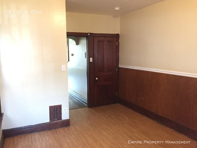 Foto del edificio - 819 N 5th St
