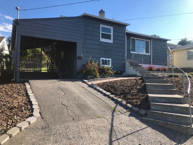 Building Photo - Charming North Hill 2-Bedroom