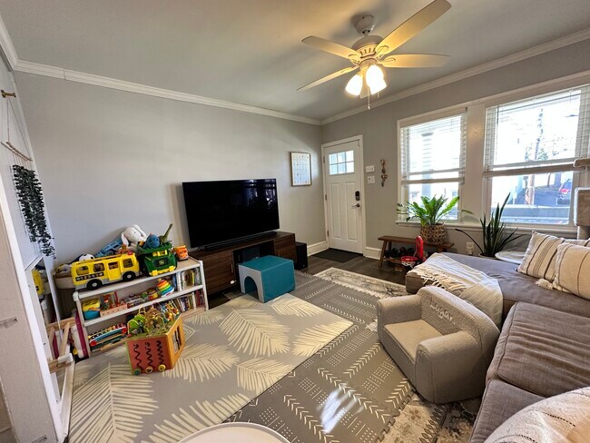 Foto del edificio - 10 W Knight Ave