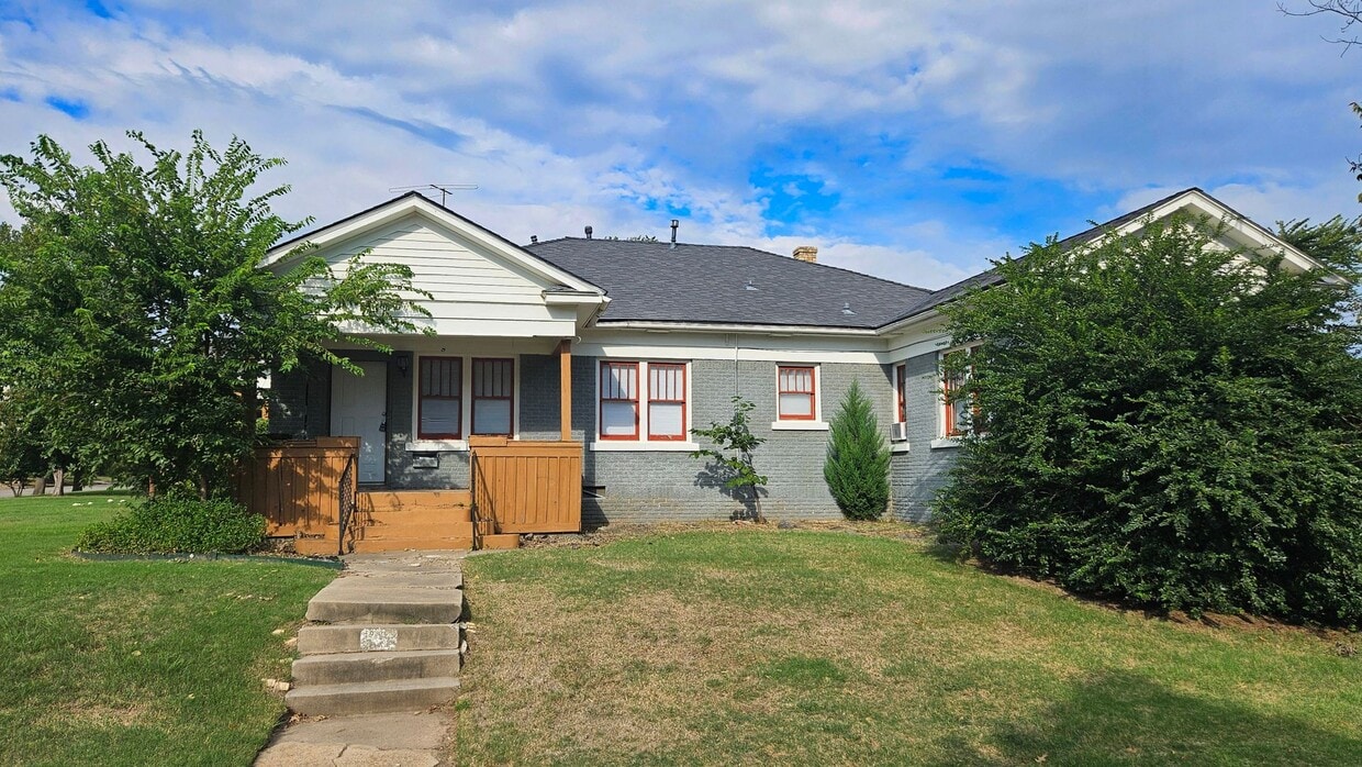 Foto principal - Duplex in the heart of historic NW OKC!