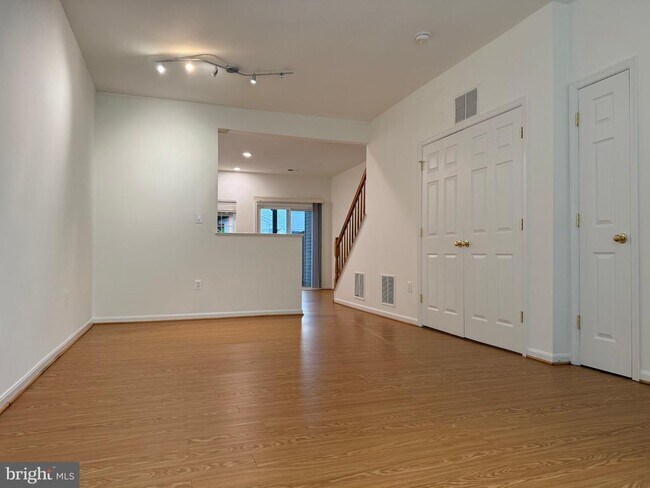 Building Photo - 2427 Dew Meadow Ct