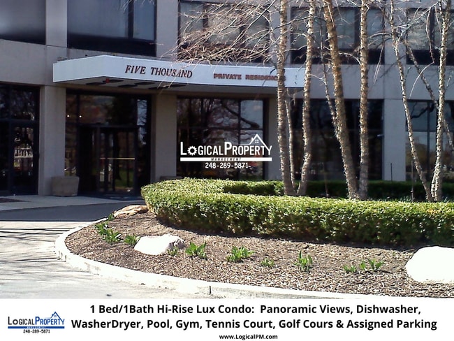 Building Photo - 1/1 Hi-Rise Lux Condo Panoramic Views Pool...