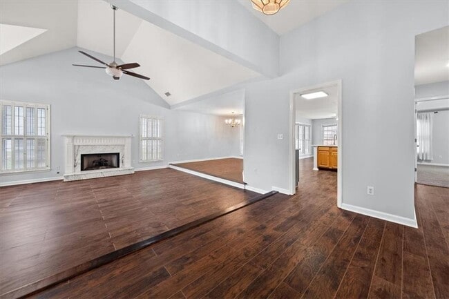 Building Photo - 190 Glen Holly Dr