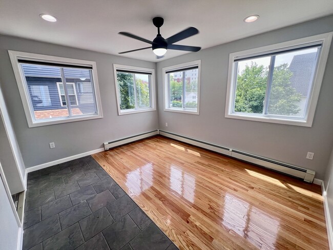 Building Photo - 15 1st St