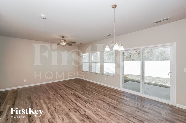 Foto del edificio - 3302 Newell Vlg Dr