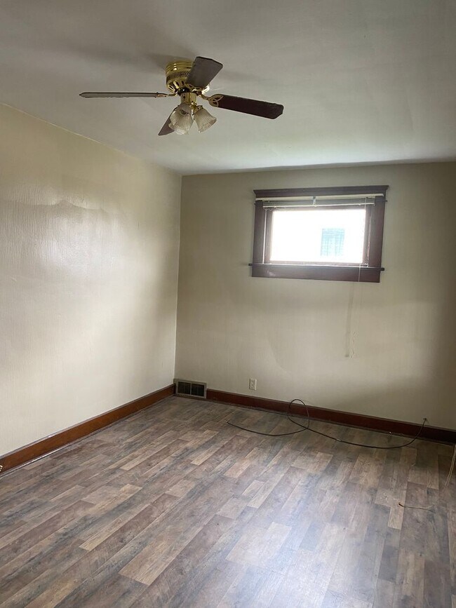 Foto del edificio - 1st Floor 1 Bedroom