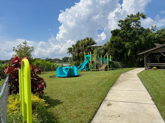 Building Photo - 1543 N Carolwood Blvd