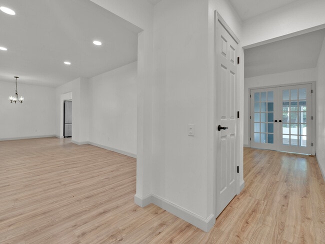 Building Photo - 449 Madrina Ct
