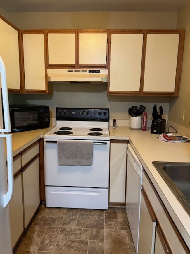 Foto del edificio - Condo Located at Borden Commons