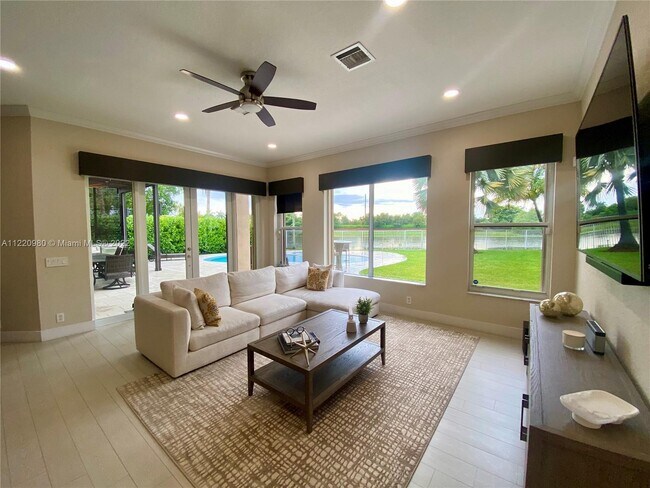 Building Photo - 1865 Harbor Pointe Cir