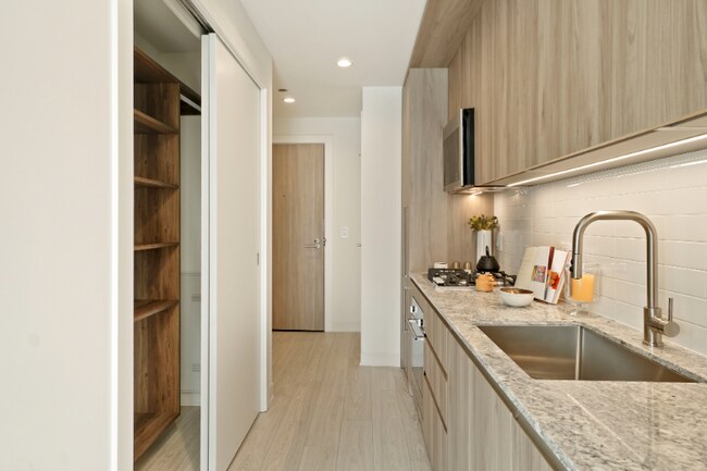 Foto del edificio - 337 N Halsted St