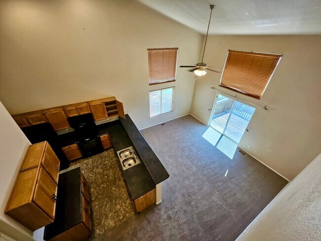 Foto del edificio - Beautiful 3 bedroom home available with mo...