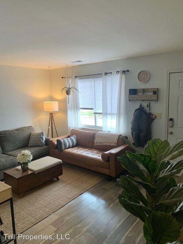 805 South St, East Alton, IL 62024 Apartment for Rent in East Alton