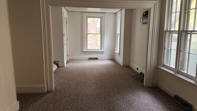 Building Photo - 211 9th St S