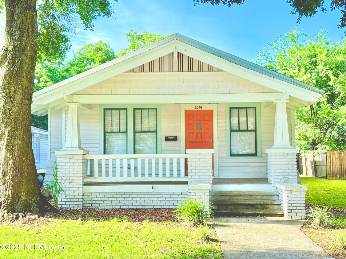 Primary Photo - 2056 Dellwood Ave