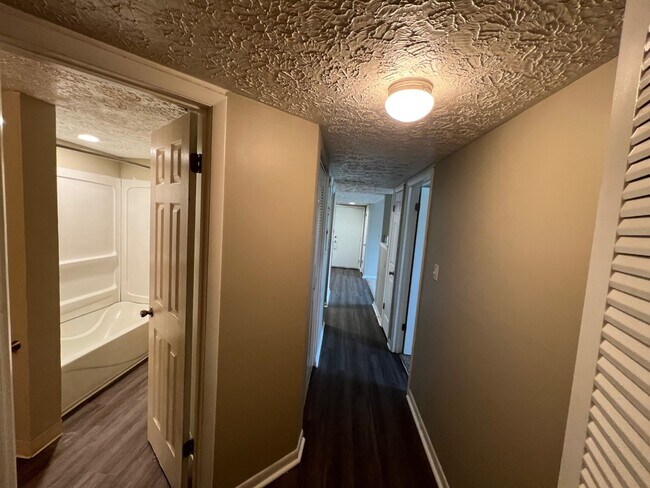 Foto del edificio - Cross Lakes