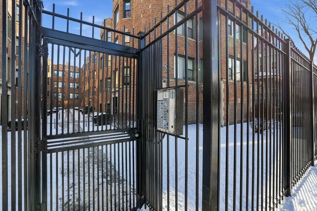 Foto del edificio - 7501-7509 S Stewart Ave