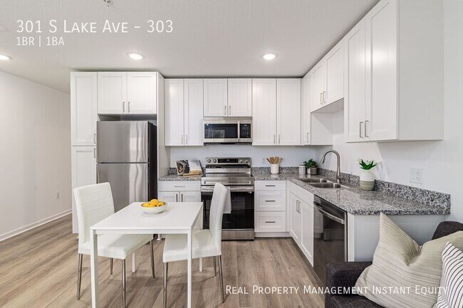 Building Photo - 301 S Lake Ave