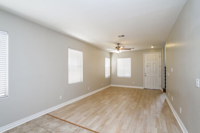 Foto del edificio - 5876 Secret Island Dr