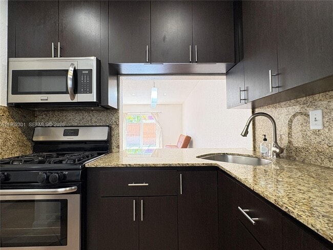 Foto del edificio - 8600 SW 67th Ave