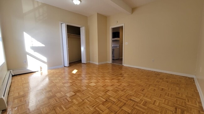 Building Photo - 338 Orange St