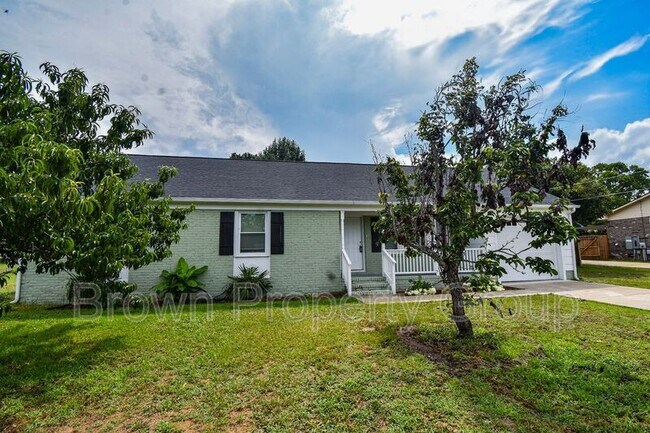 Foto del edificio - 3310 Clemson Dr