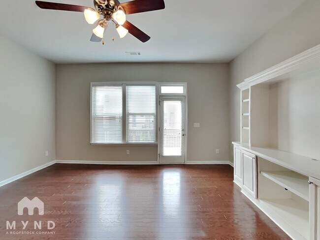 Foto del edificio - 2643 Portbury Place Northeast