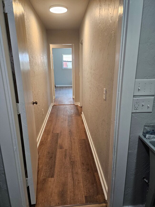 Foto del edificio - 3 bed 2 bath Newly Renovated Home For Rent