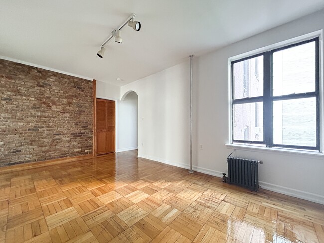 Building Photo - 86 Haven Ave