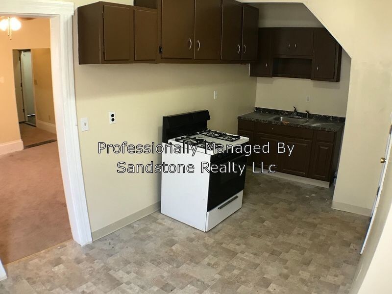 Foto principal - Located in the Clark-Fulton area