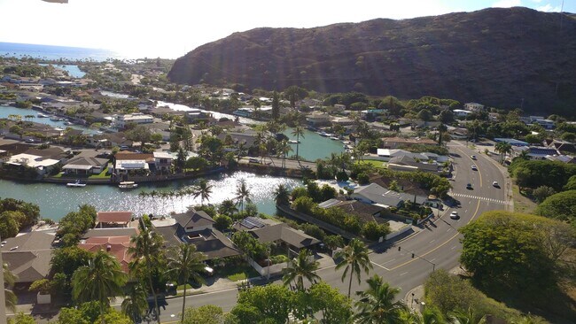 Foto del edificio - Partly Furnished Hawaii Kai Condo with Res...