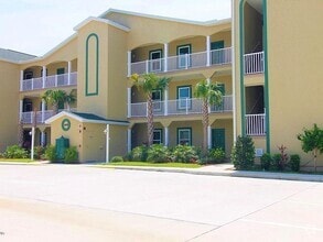 Building Photo - 468 Bouchelle Dr