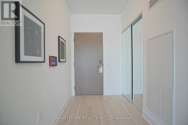 Photo du bâtiment - 20 Inn On The Pk Dr