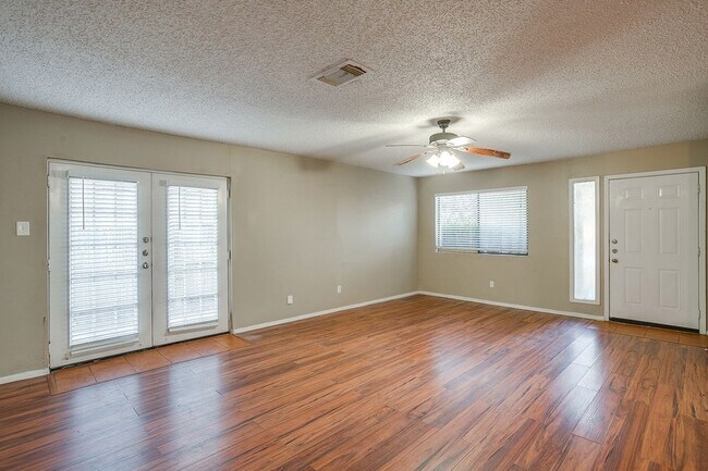 Foto del edificio - 1906 Beacon Way