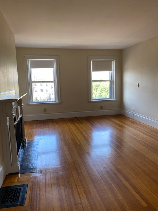 Building Photo - 474 Commonwealth Ave