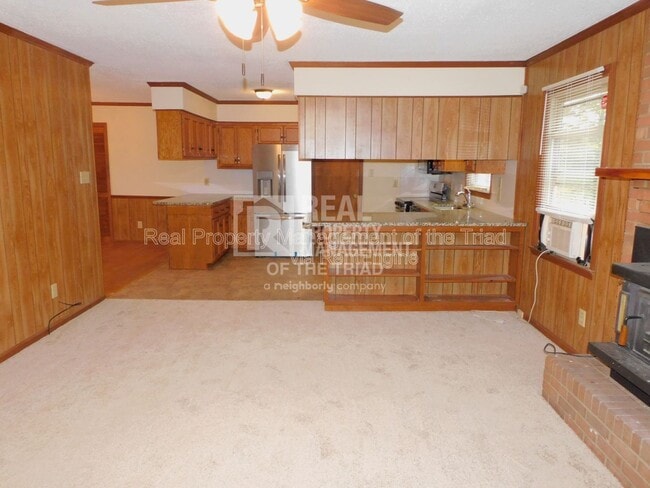 Building Photo - 8521 Richardsonwood Rd