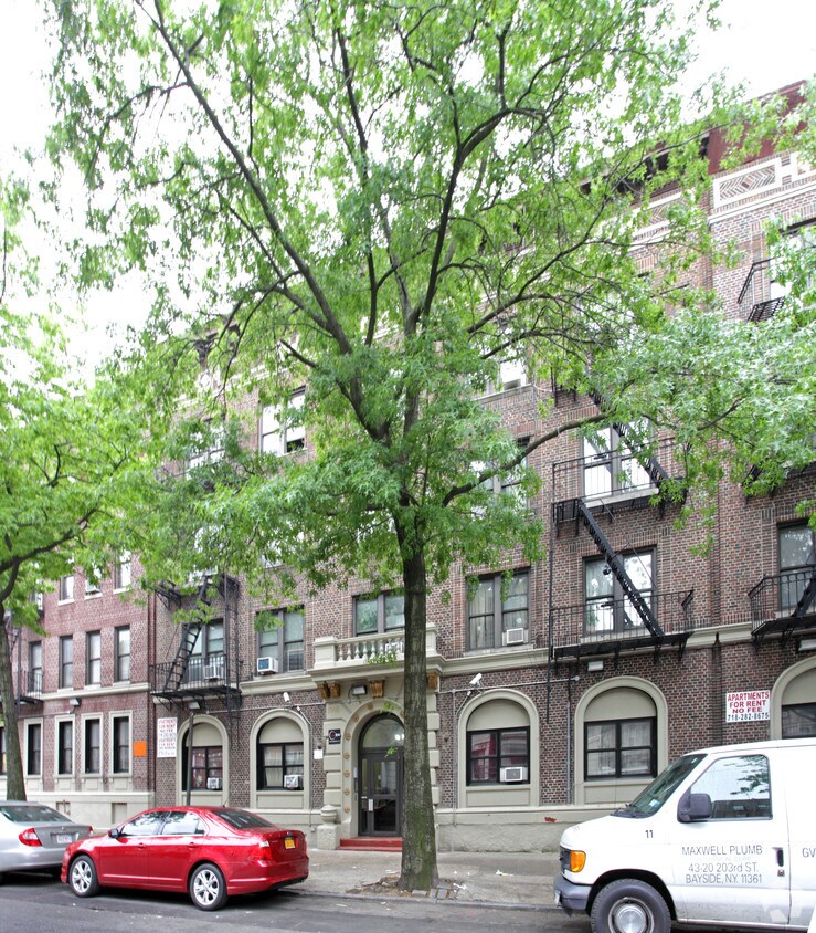 Foto del edificio - 1048 Union St