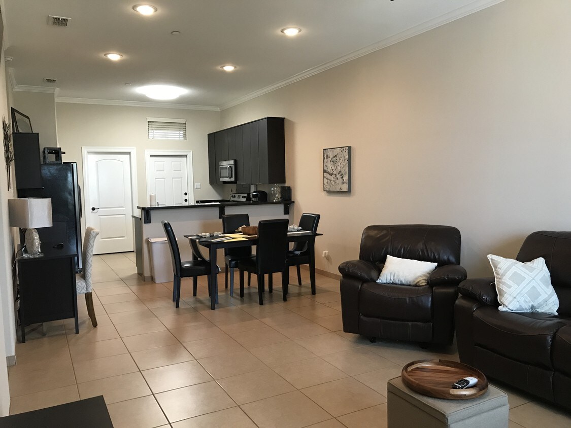 Foto principal - 3217 W Sprague St