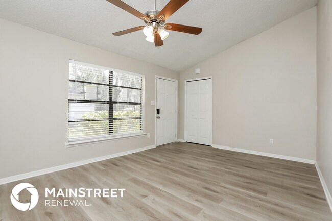 Foto del edificio - 5819 W Amelia St