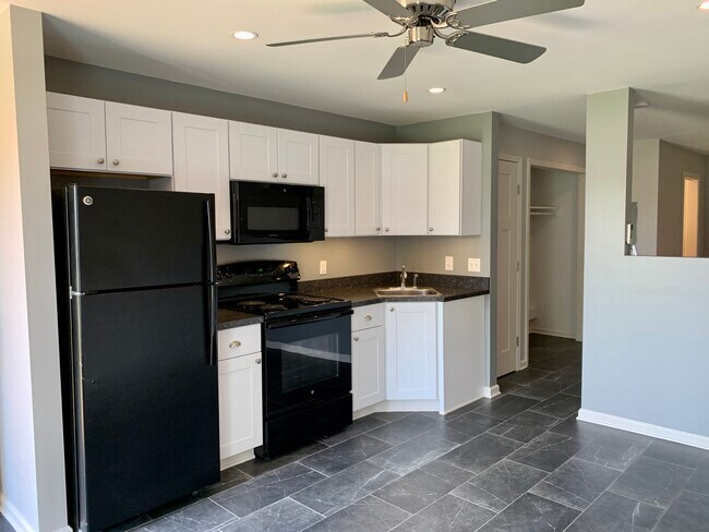 Kitchen/Living - 24 Trimble St