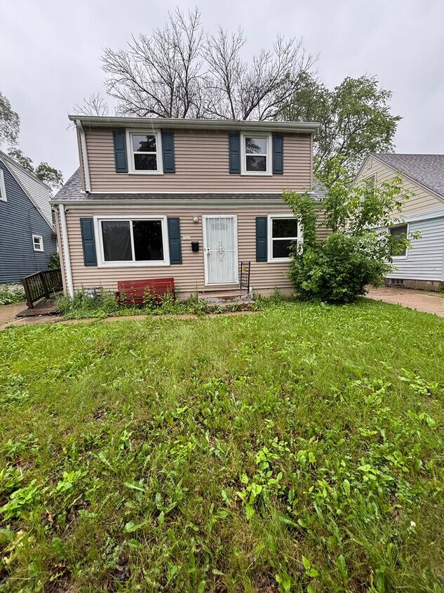 Primary Photo - 3BR SINGLE FAMILY HOME, SIDE DRIVE, GARAGE...
