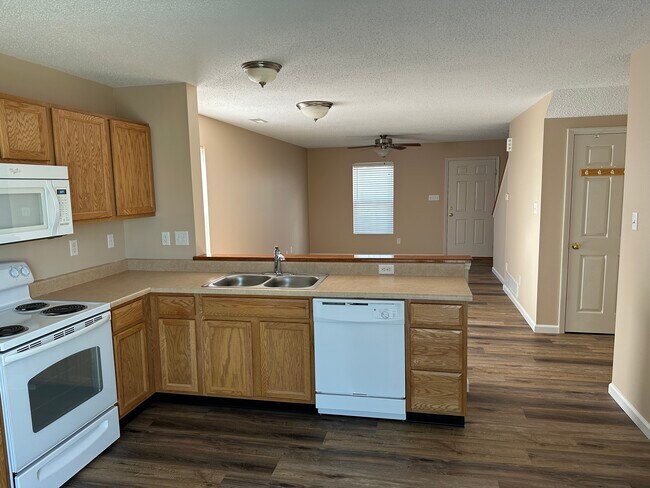 Building Photo - 24 Chesterfield Ct